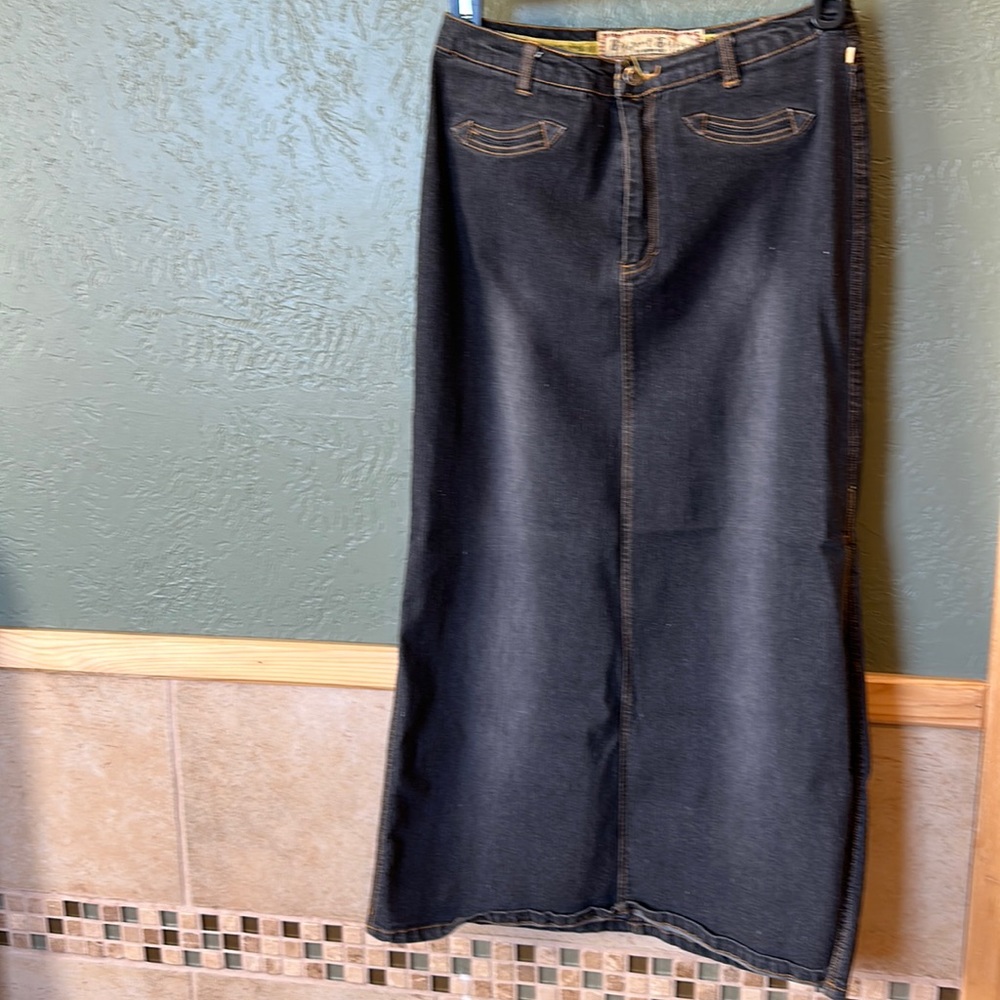 Dark denim Size M Desert Diva jean skirt